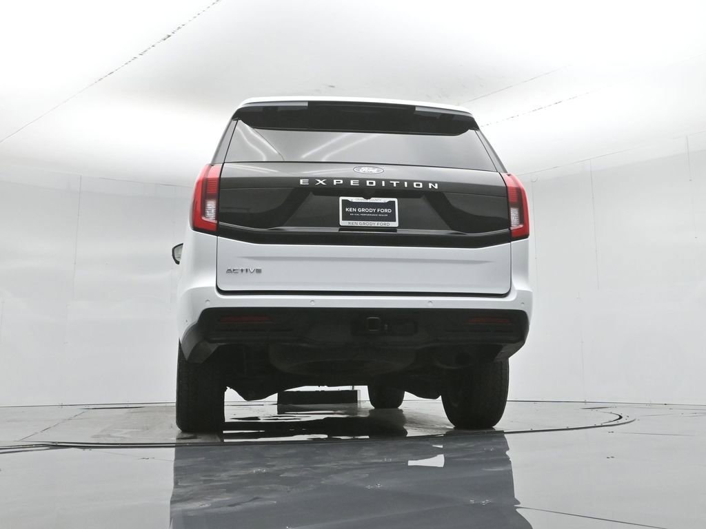 Used 2025 Ford Expedition Active AWD/4WD image 56