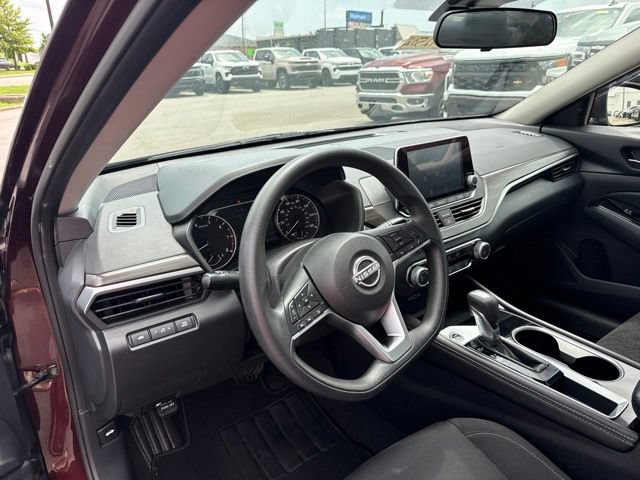Used 2023 Nissan Altima 2.5 SV FWD image 10