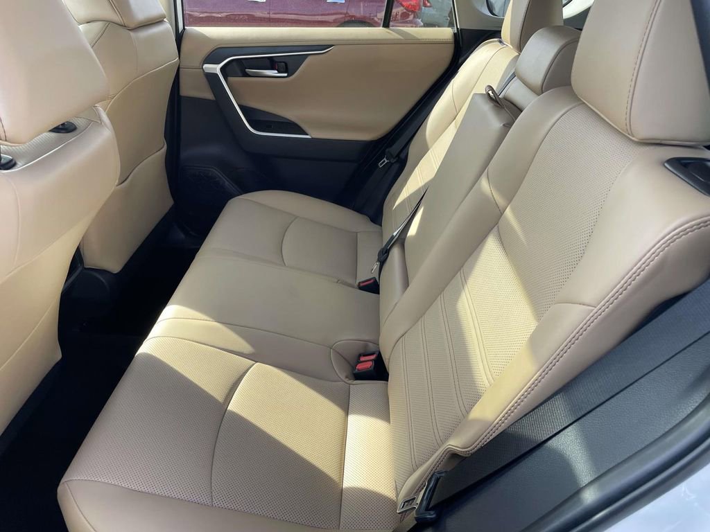 Used 2024 Toyota RAV4 Limited image 22