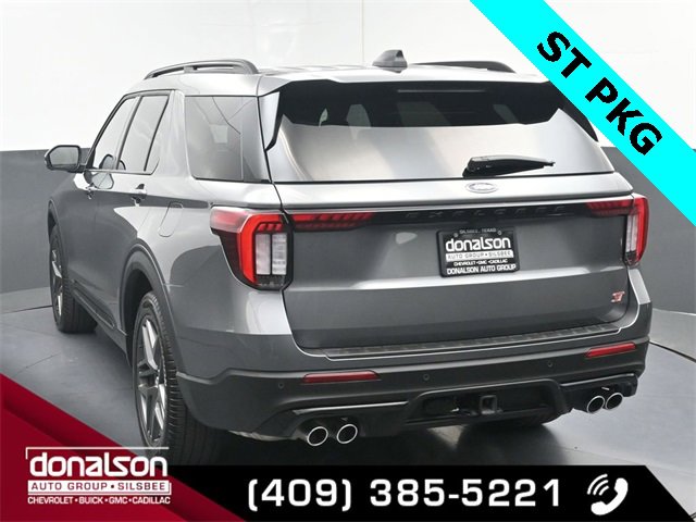 Used 2025 Ford Explorer ST image 4