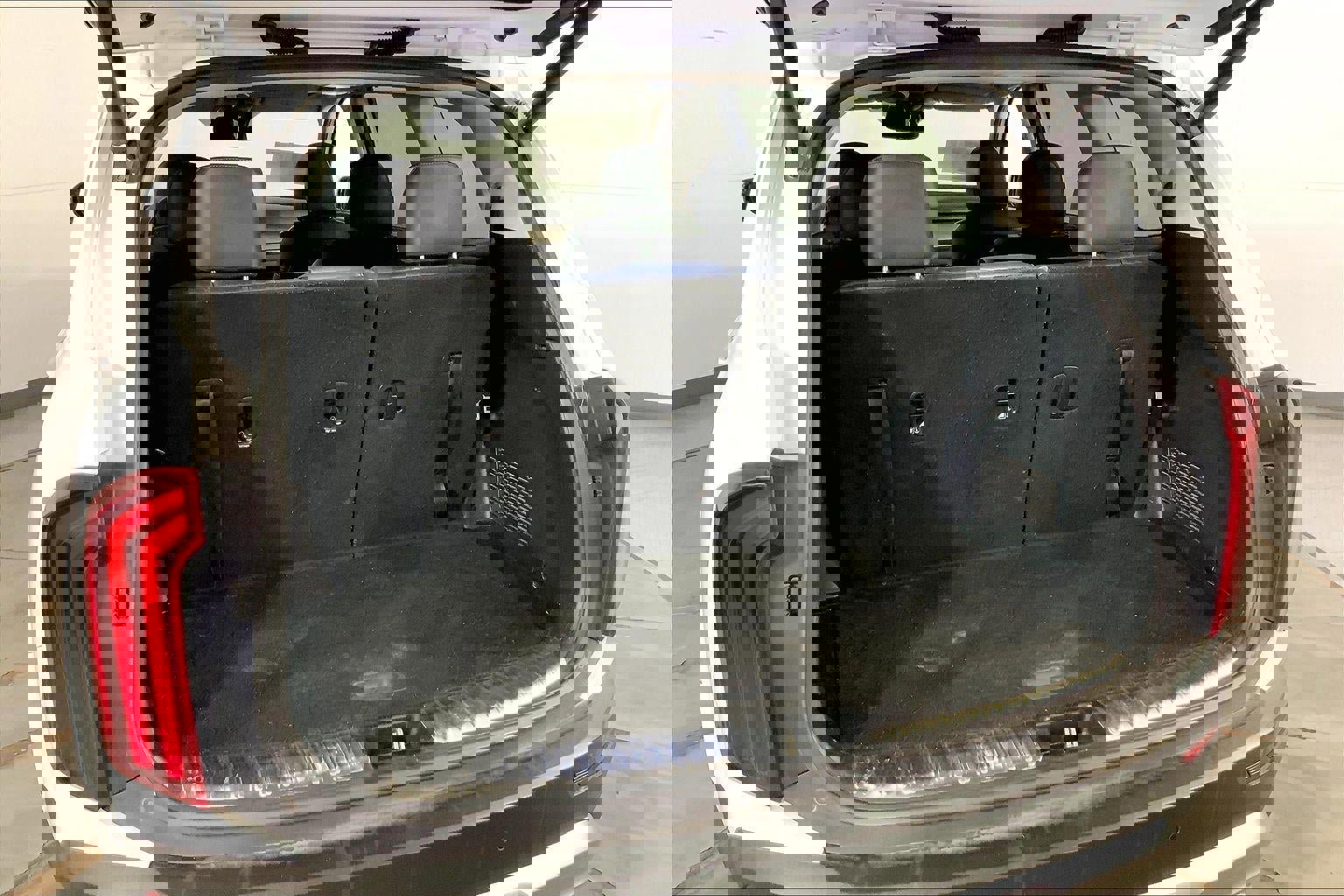 Used 2021 Kia Telluride SX w/ Towing Package image 4