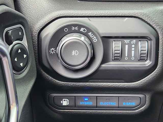 Certified 2021 Jeep Wrangler Unlimited Sahara w/ Cold Weather Group image 21