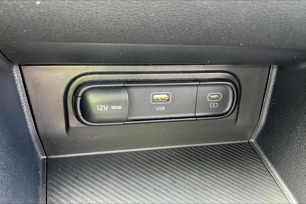 Used 2025 Kia Sportage LX FWD image 16