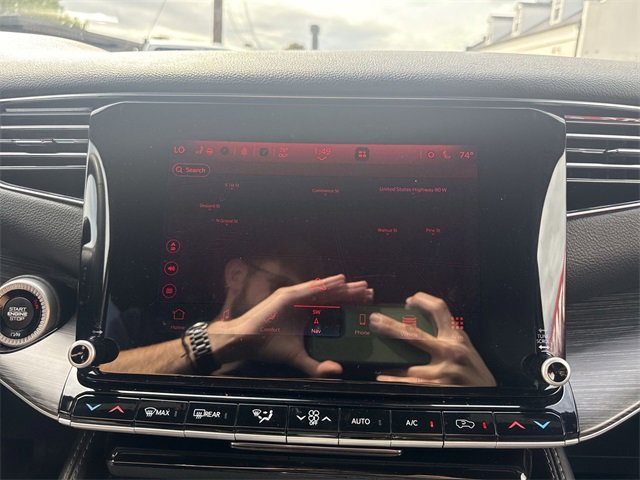 Used 2023 Jeep Wagoneer L Series III w/ Preferred Equipment Group image 18