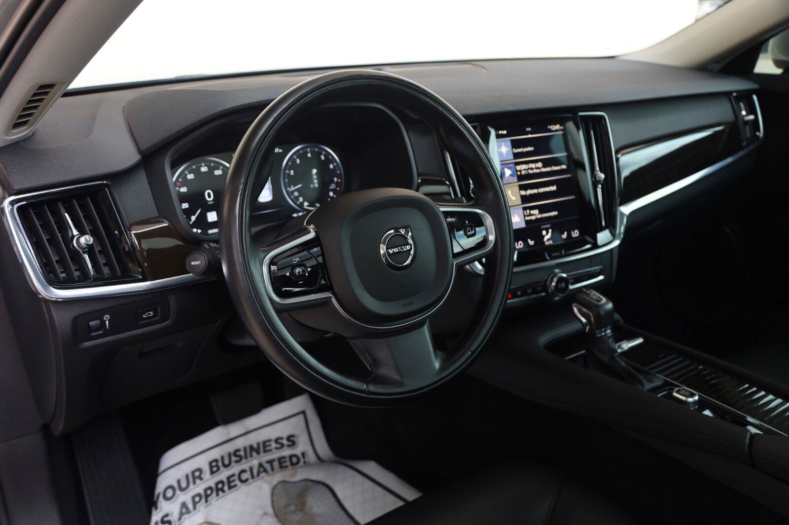 Used 2018 Volvo S90 T5 Momentum w/ Convenience Package FWD image 16