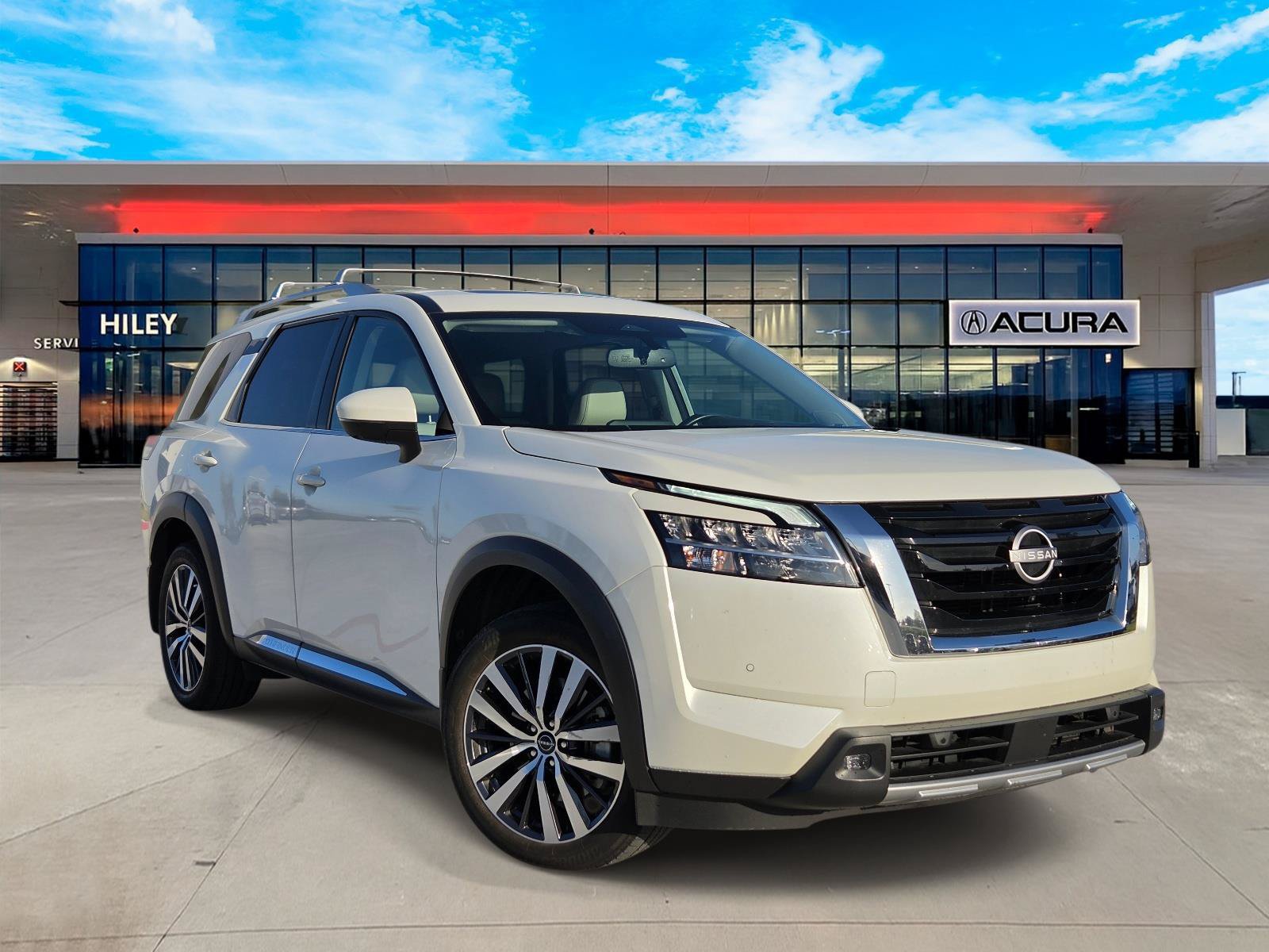 Used 2022 Nissan Pathfinder Platinum w/ Cargo Package