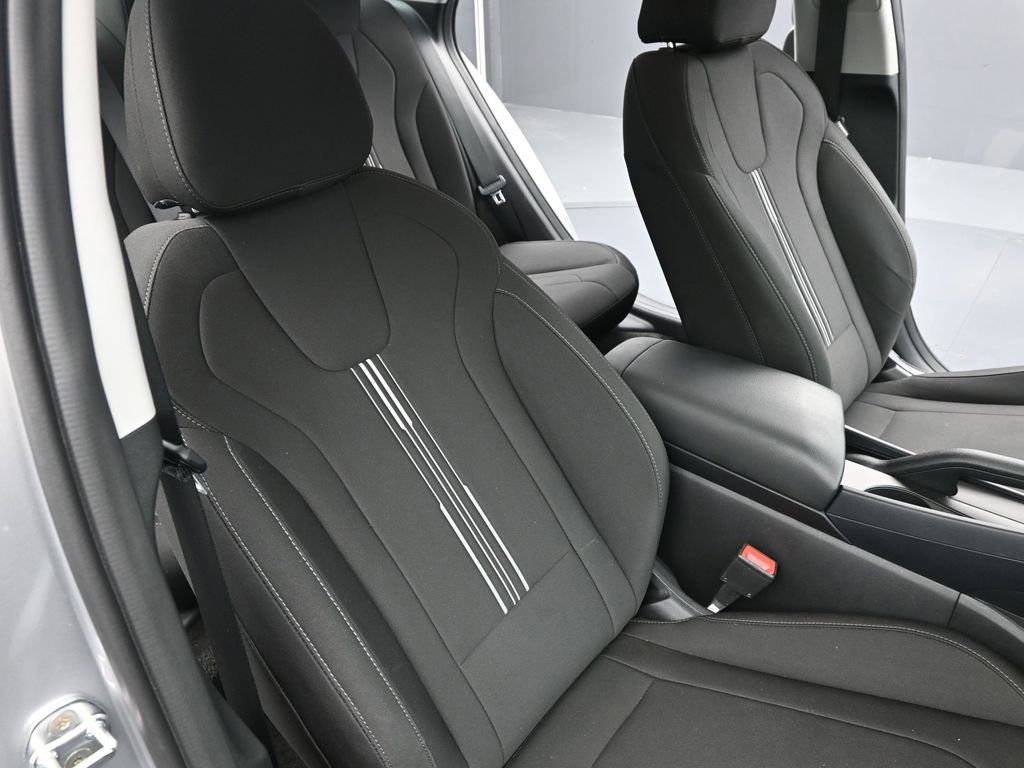 Used 2023 Hyundai Elantra SEL w/ Preferred Accessory Package FWD image 10