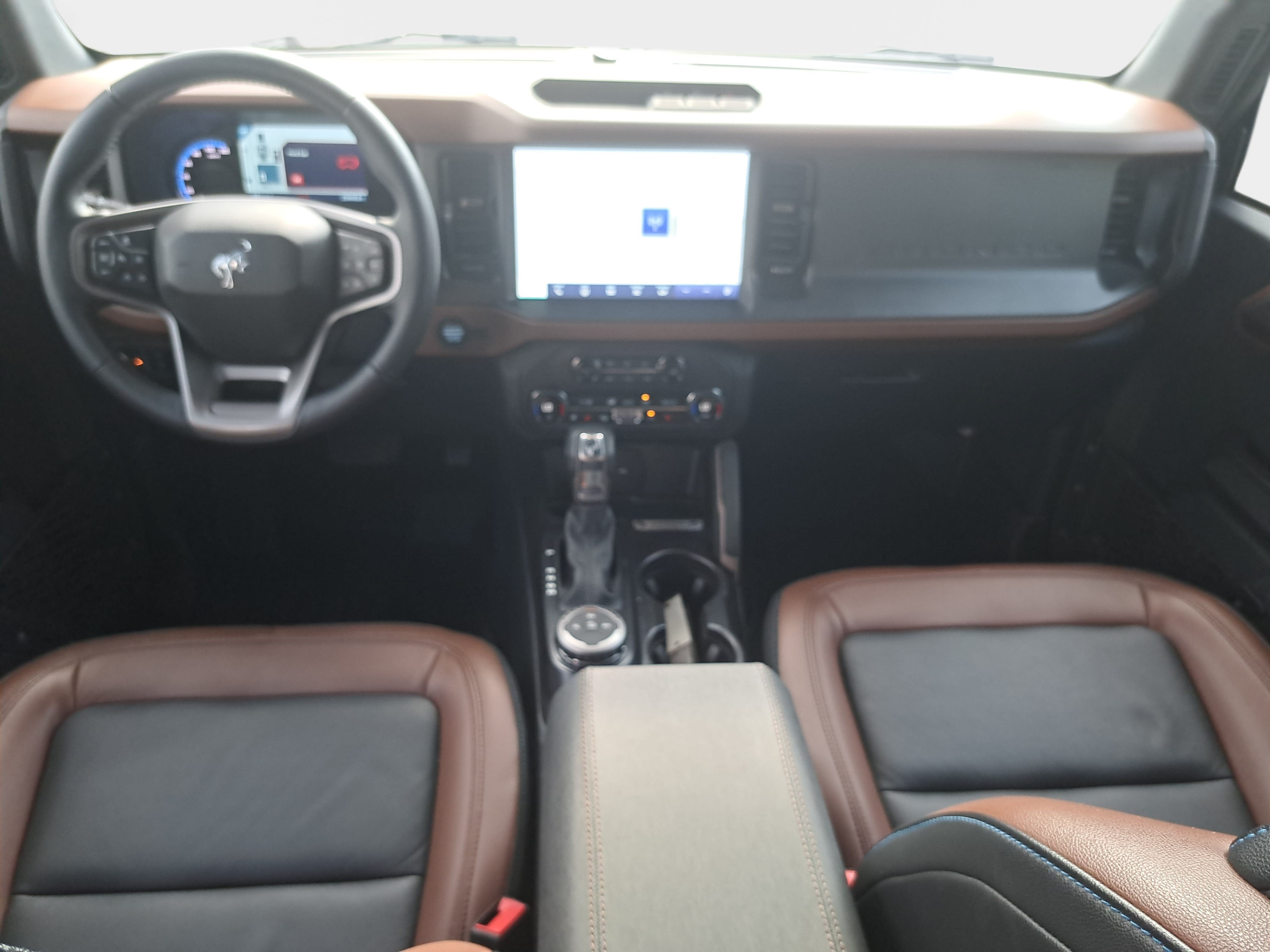 Used 2024 Ford Bronco Outer Banks AWD/4WD image 9