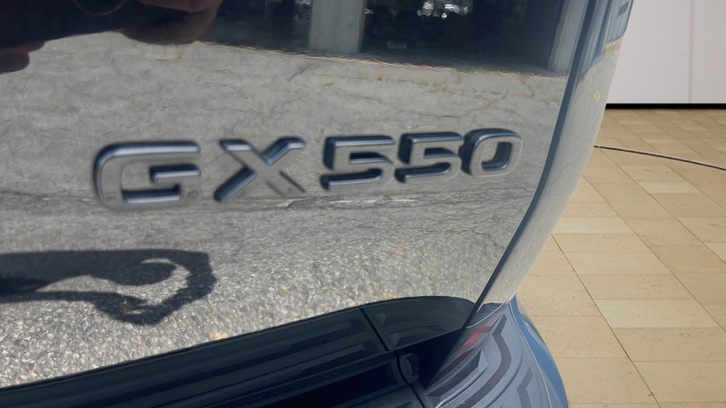 Used 2025 Lexus GX 550 w/ Accessory Package (2T) AWD/4WD image 14