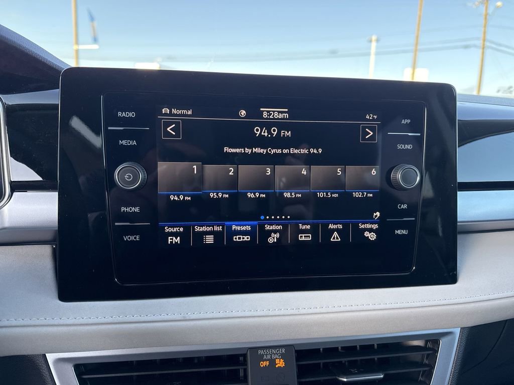 New 2025 Volkswagen Taos SE AWD/4WD image 15