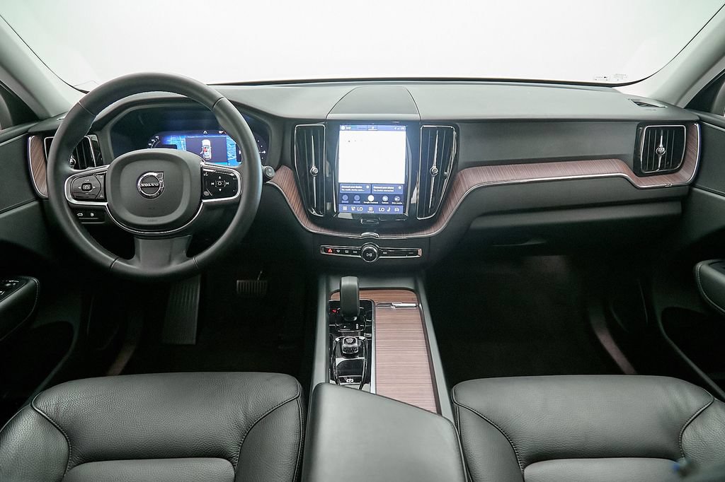 Certified 2024 Volvo XC60 T8 Plus w/ Protection Package Premier AWD/4WD image 23