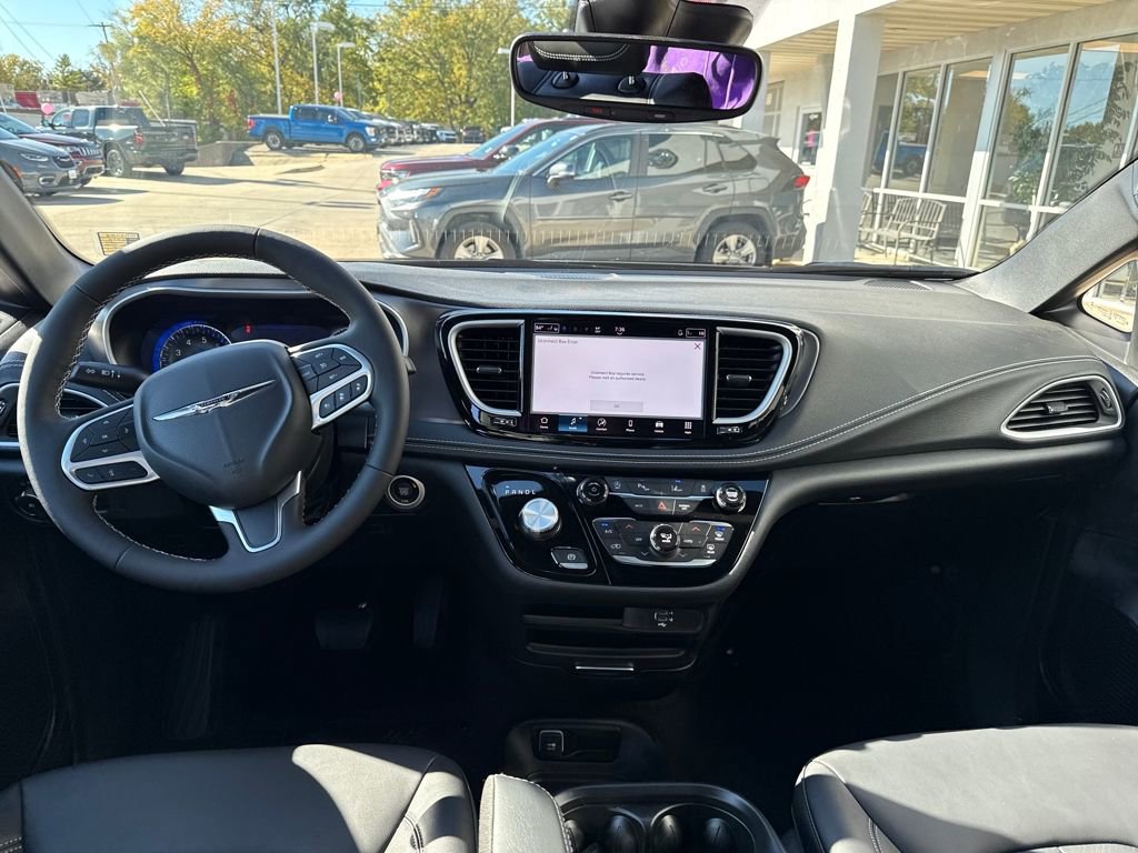 New 2026 Chrysler Pacifica Select image 14
