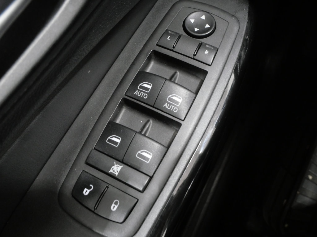 Used 2023 Jeep Cherokee Altitude Lux AWD/4WD image 13