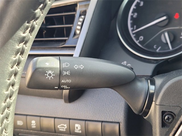 Used 2023 Toyota Camry SE image 15