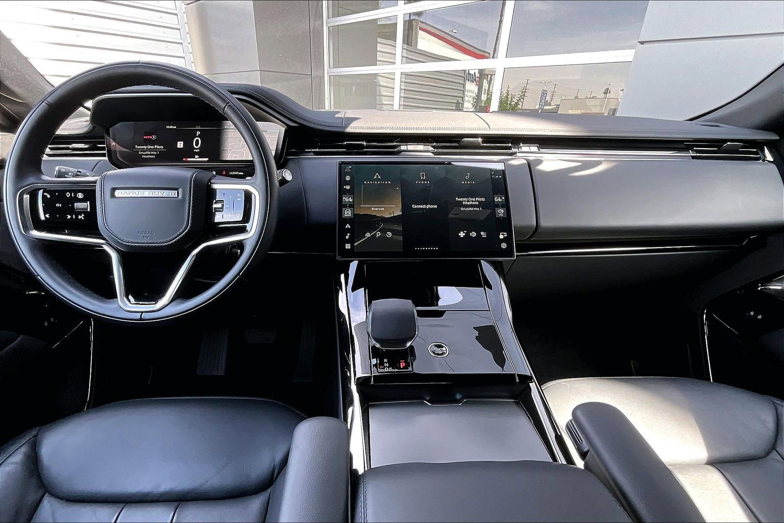 Used 2025 Land Rover Range Rover Sport image 15