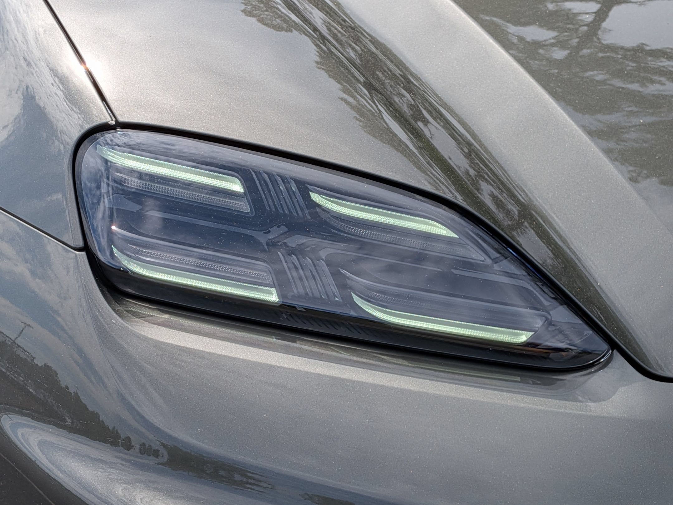 Certified 2025 Porsche Macan Electric RWD image 35