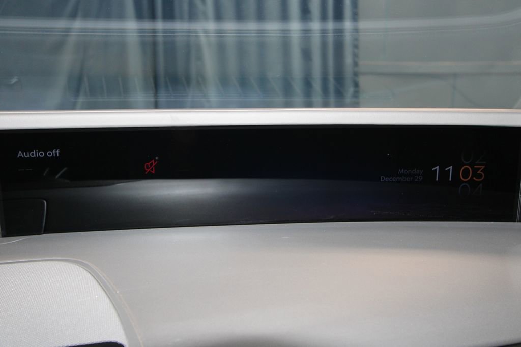 Used 2025 Lincoln Nautilus Premier image 16