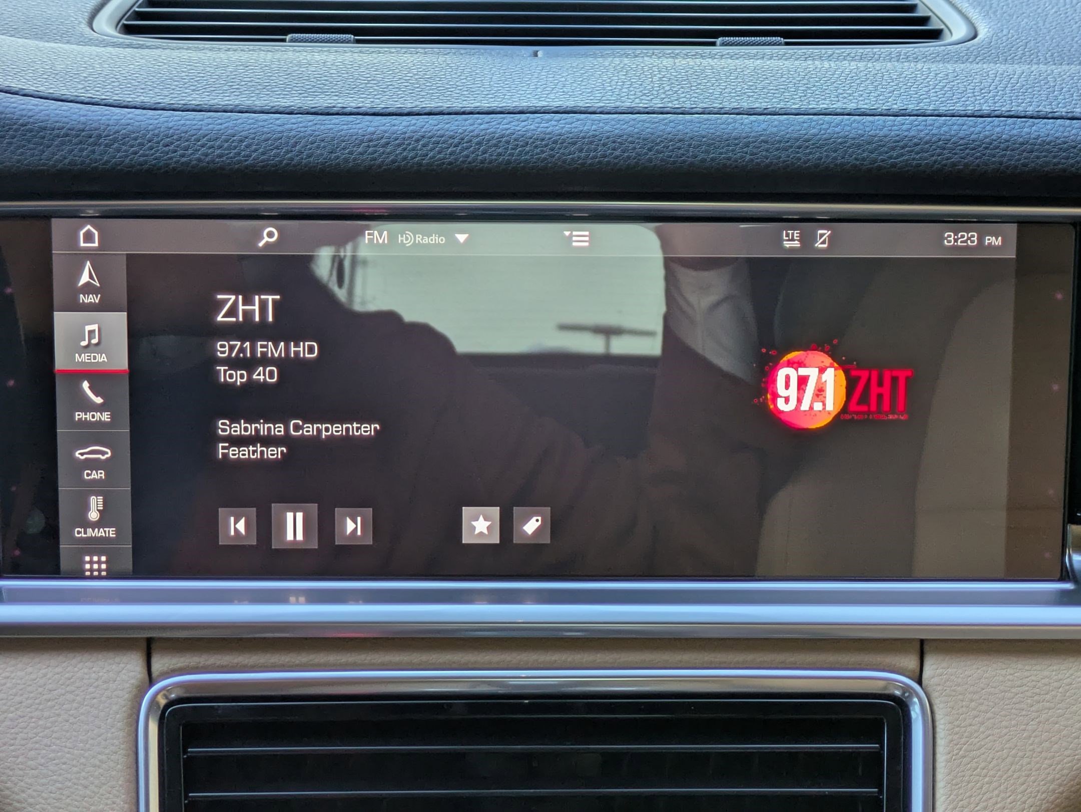 Used 2018 Porsche Panamera 4 image 16