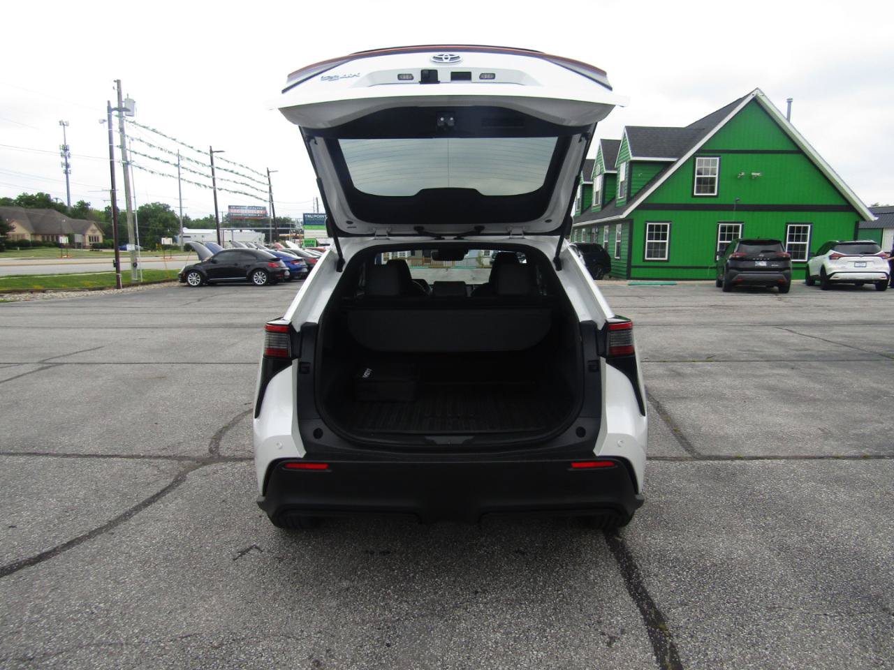 Used 2023 Toyota bZ4X FWD image 7