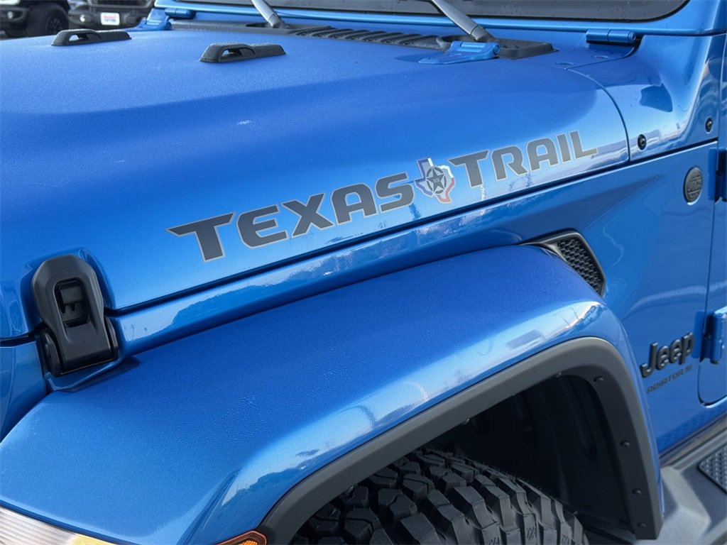 New 2025 Jeep Gladiator Sport image 9