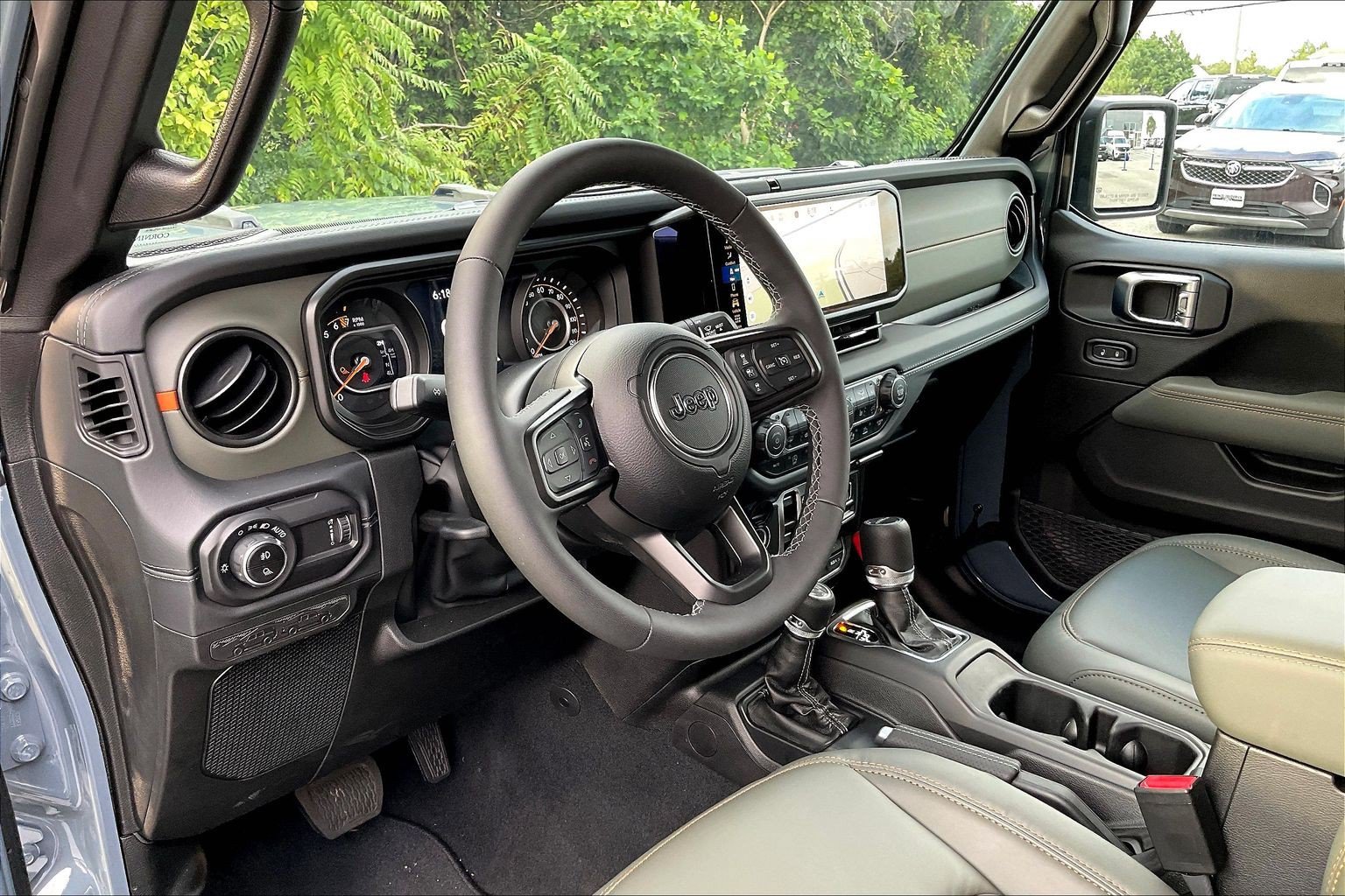 Used 2026 Jeep Gladiator Mojave AWD/4WD image 14