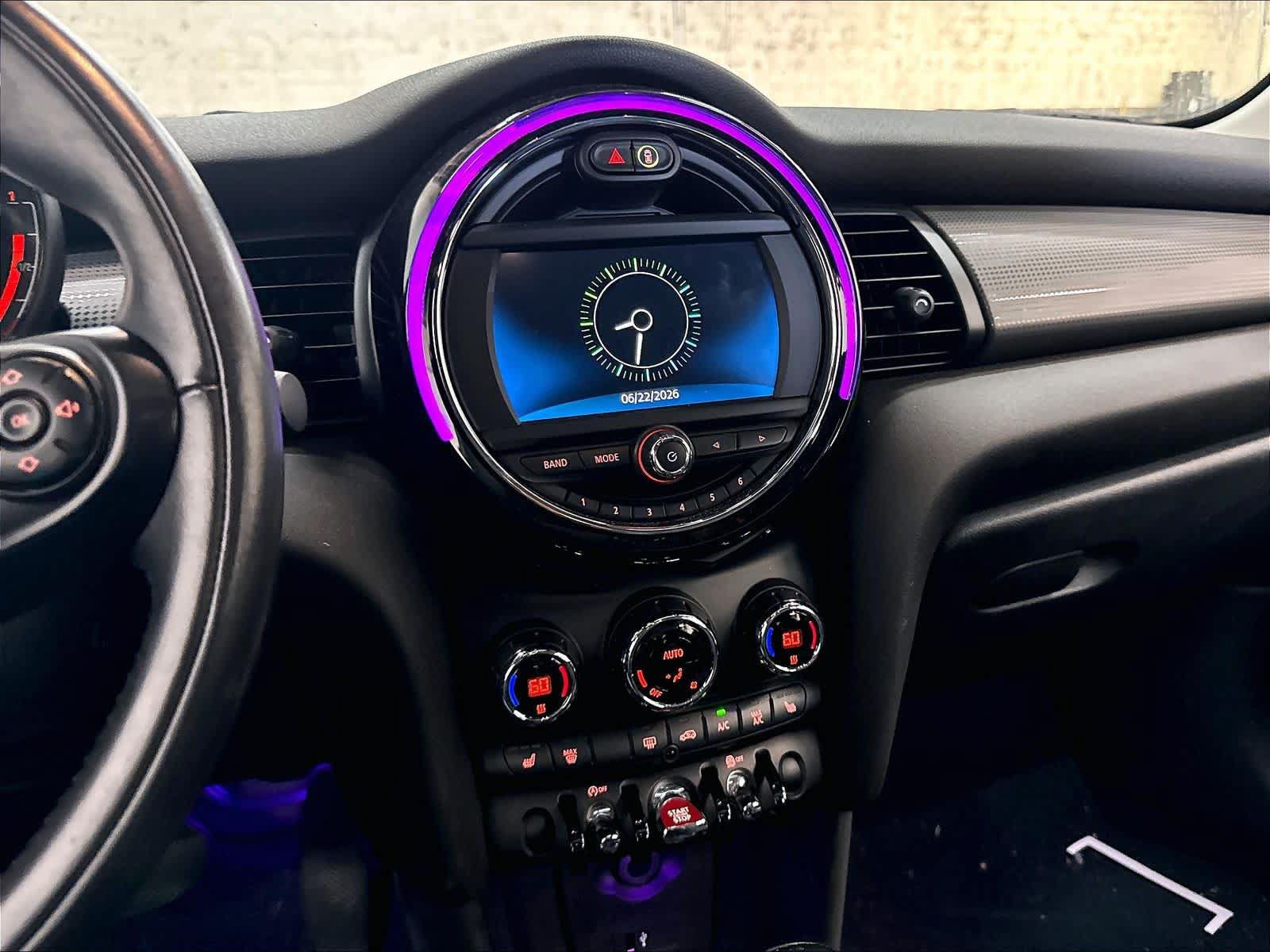 Used 2020 MINI Cooper 4-Door Hardtop FWD image 9