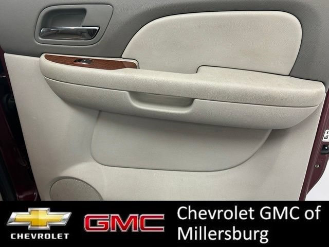 Used 2008 GMC Yukon XL SLT w/ SLT Preferred Equipment Group AWD/4WD image 29