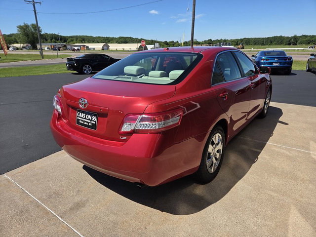 Used 2011 Toyota Camry LE FWD image 4