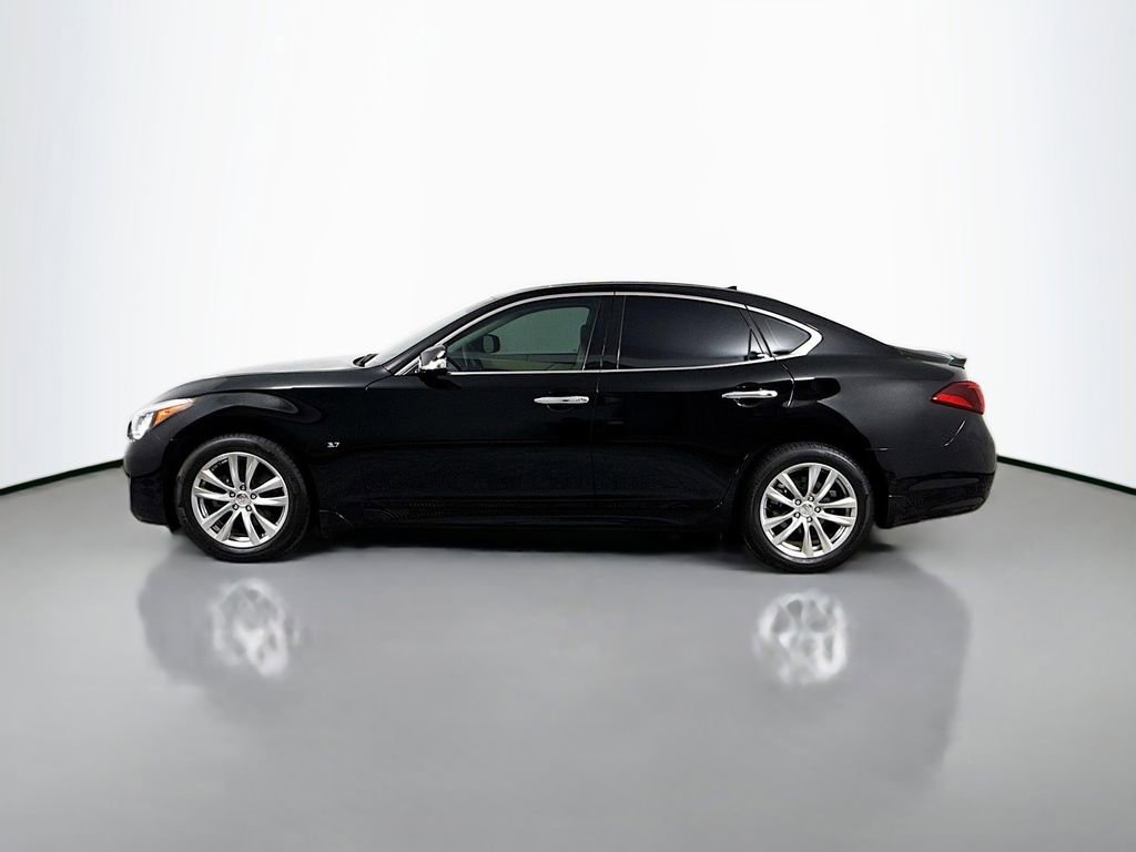Used 2019 INFINITI Q70 Luxe w/ Proactive Package image 8