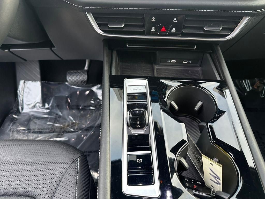 Used 2024 Volkswagen Atlas Cross Sport SE image 11