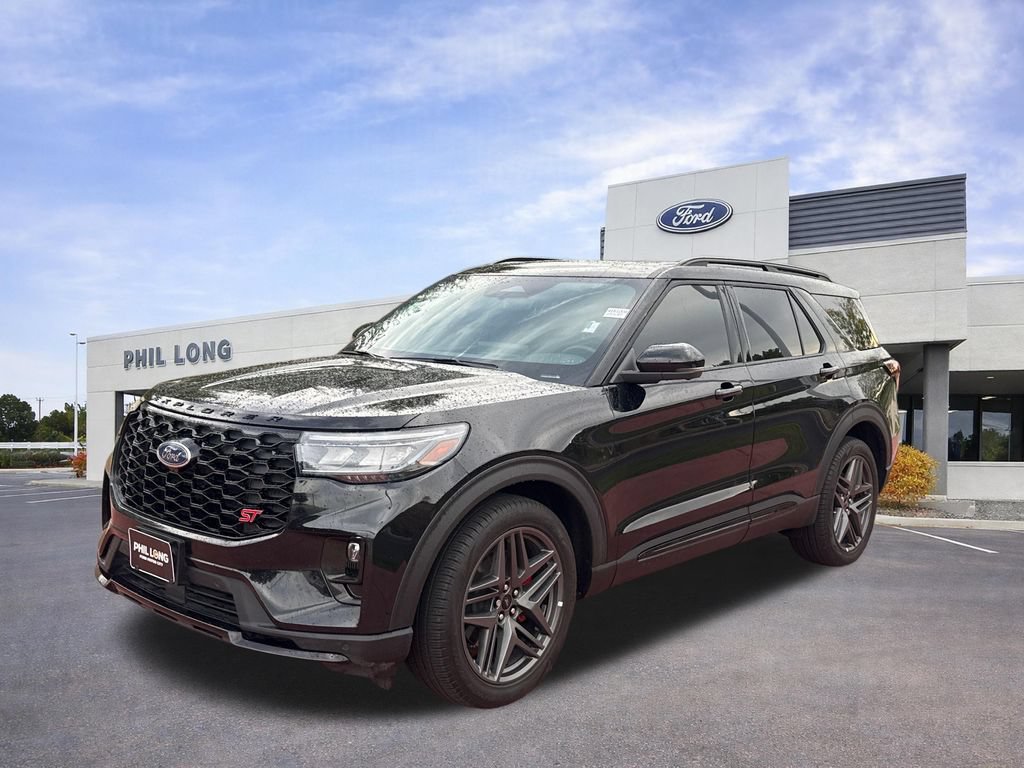 Used 2025 Ford Explorer ST AWD/4WD image 4