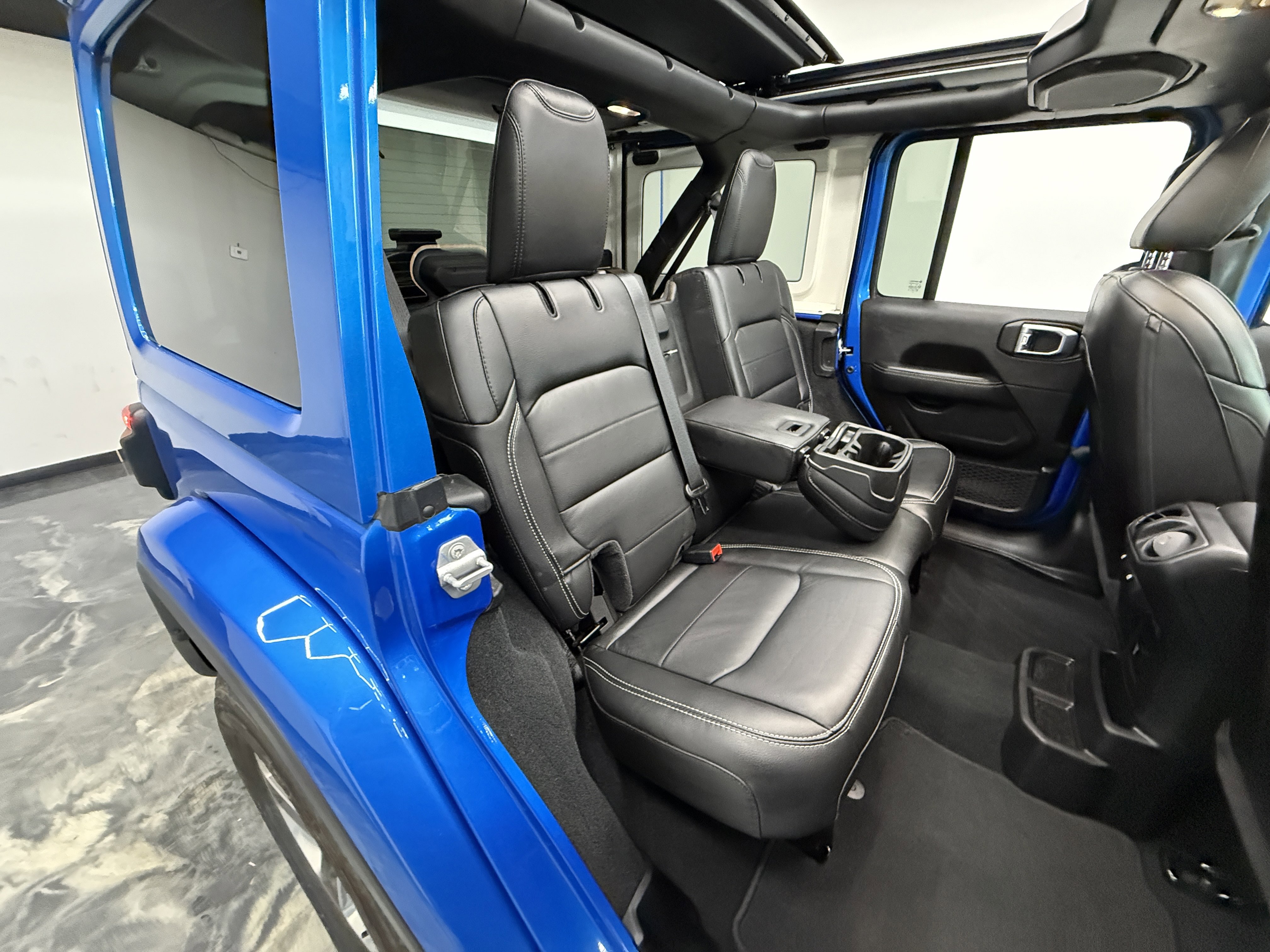 Used 2022 Jeep Wrangler Unlimited Sahara w/ Advanced Safety Group image 27
