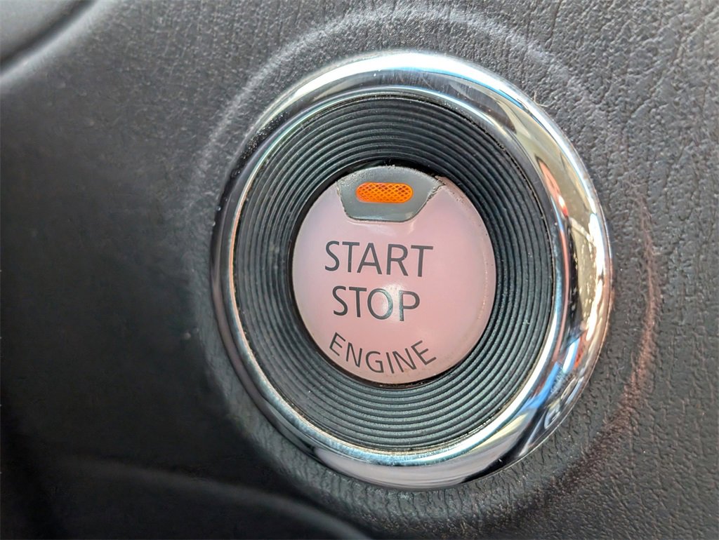 Used 2015 Nissan Pathfinder SV image 27