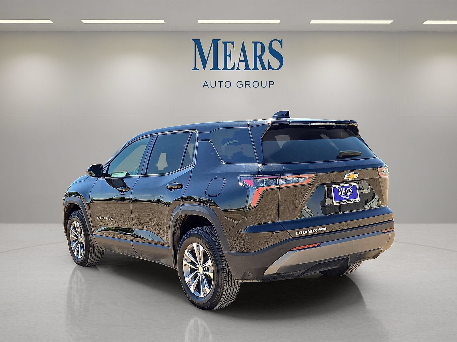 Used 2025 Chevrolet Equinox LT AWD/4WD image 3