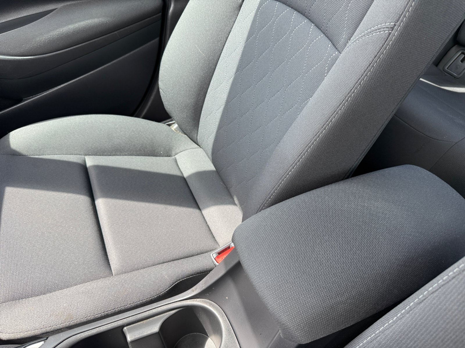 Used 2025 Toyota Corolla LE FWD image 14