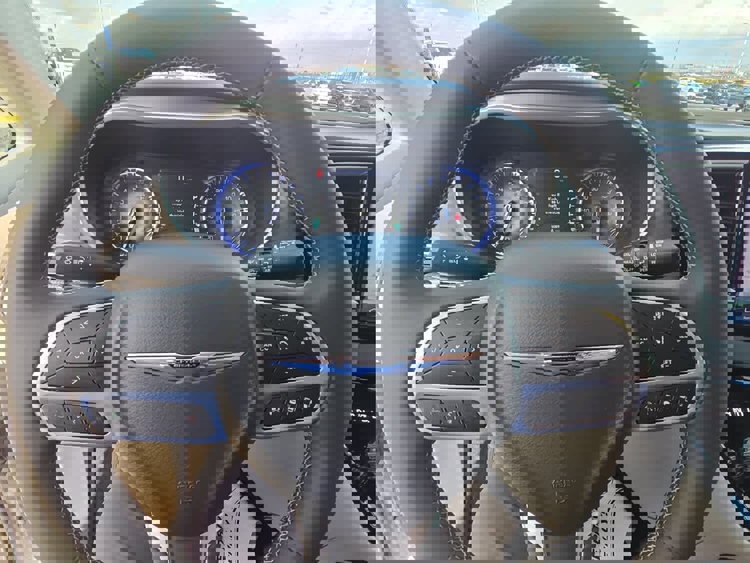 Used 2024 Chrysler Pacifica Touring-L image 27