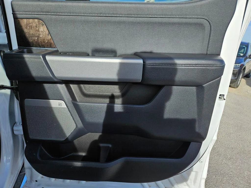 Used 2024 Ford F250 Lariat w/ Chrome Package image 30