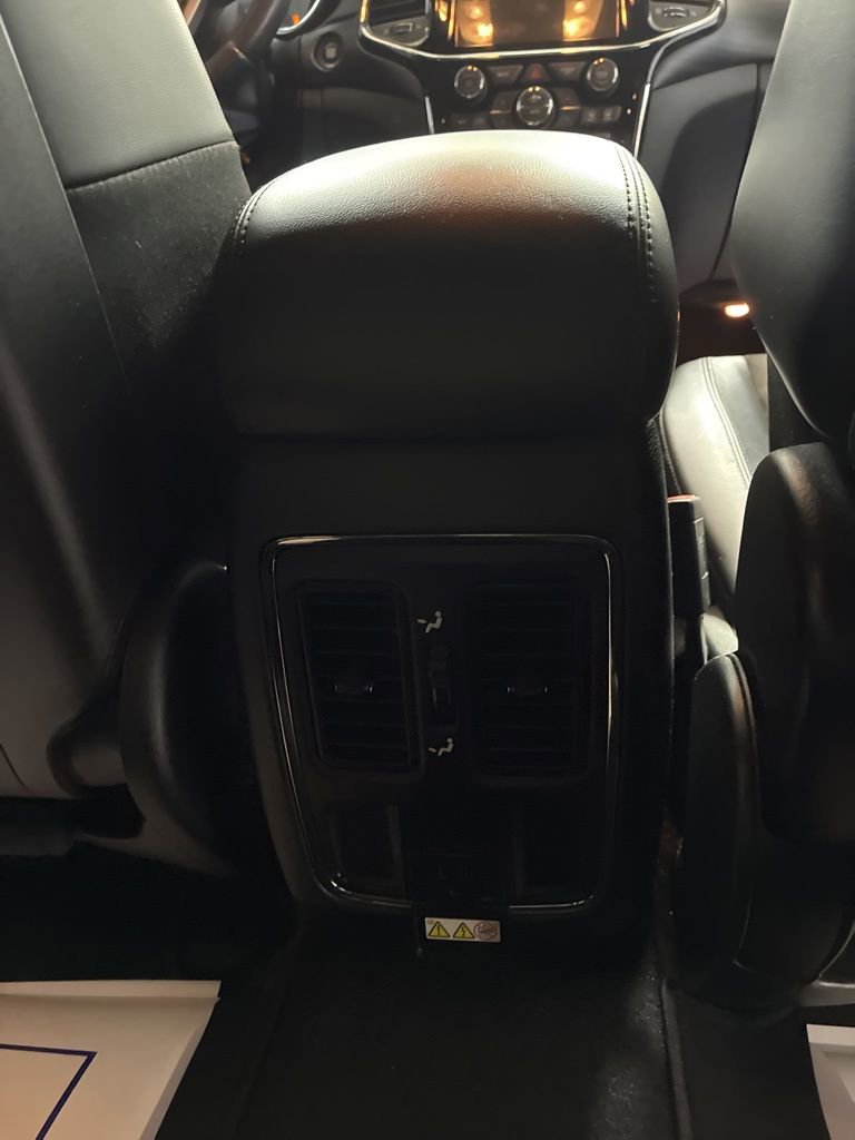 Used 2021 Jeep Grand Cherokee Laredo X image 27