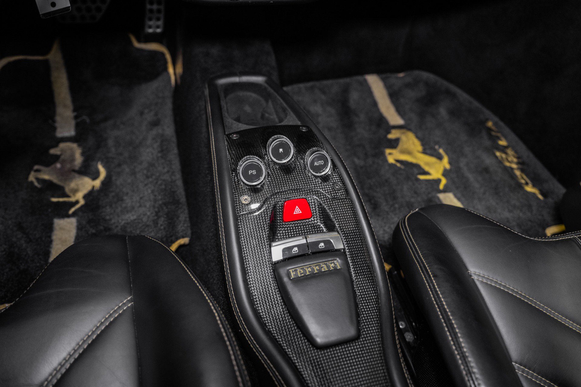 Used 2011 Ferrari 458 Italia Coupe RWD image 33