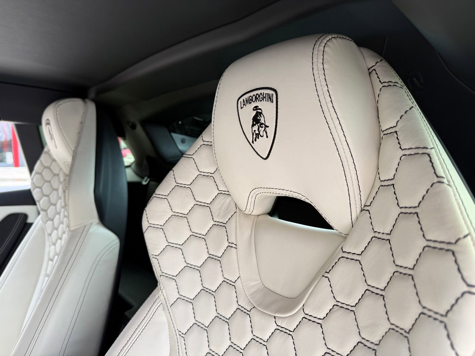 Used 2015 Lamborghini Huracan LP 610-4 AWD/4WD image 40