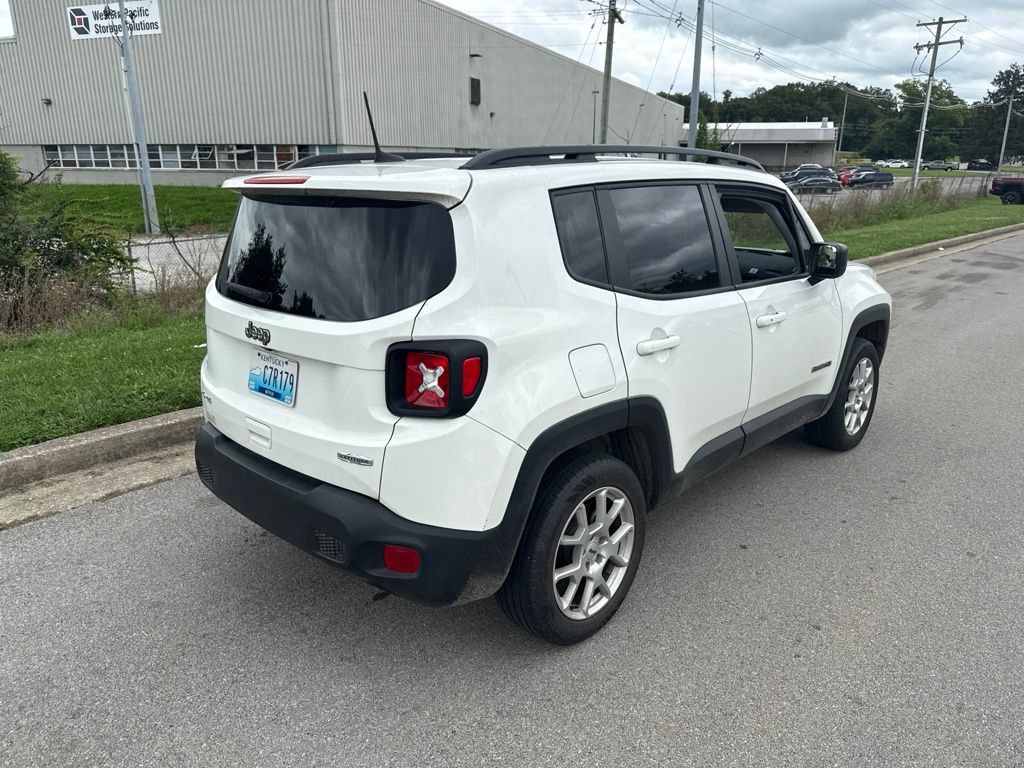 Used 2022 Jeep Renegade Latitude w/ Convenience Group AWD/4WD image 3