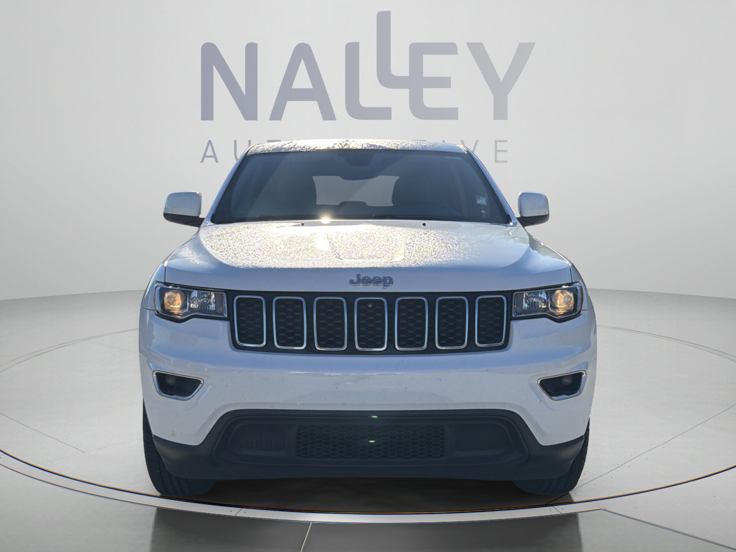 Used 2017 Jeep Grand Cherokee Laredo RWD image 8