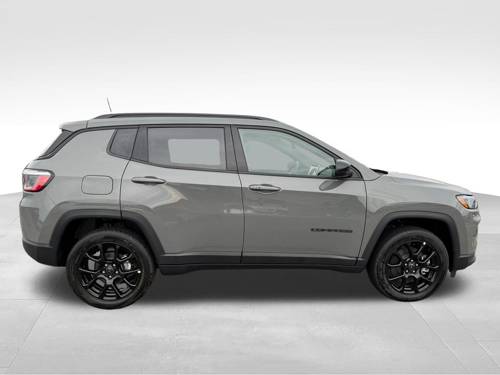New 2026 Jeep Compass Latitude AWD/4WD image 30
