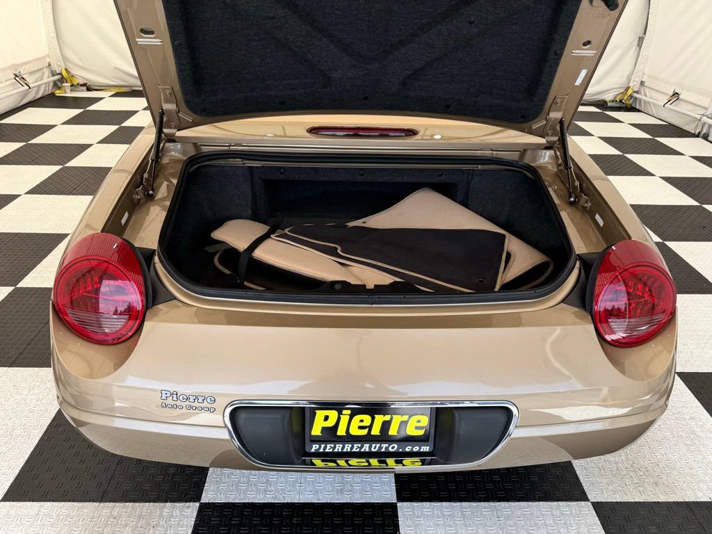 Used 2005 Ford Thunderbird RWD image 5
