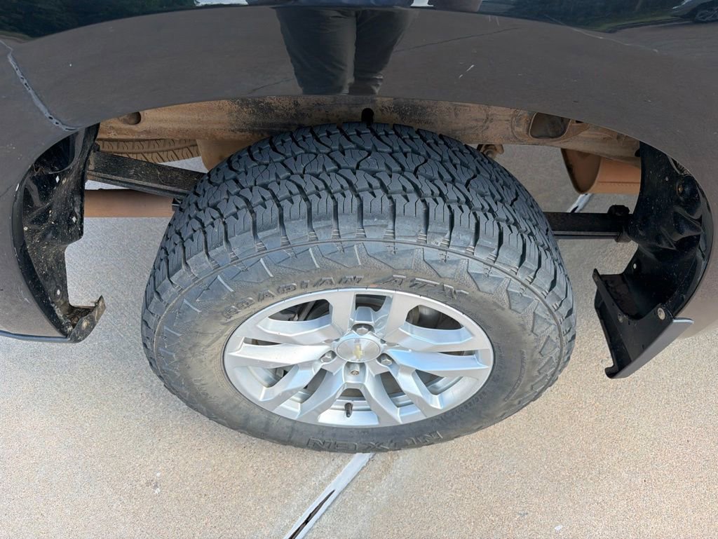 Used 2019 Chevrolet Silverado 1500 LT w/ Texas Edition AWD/4WD image 7