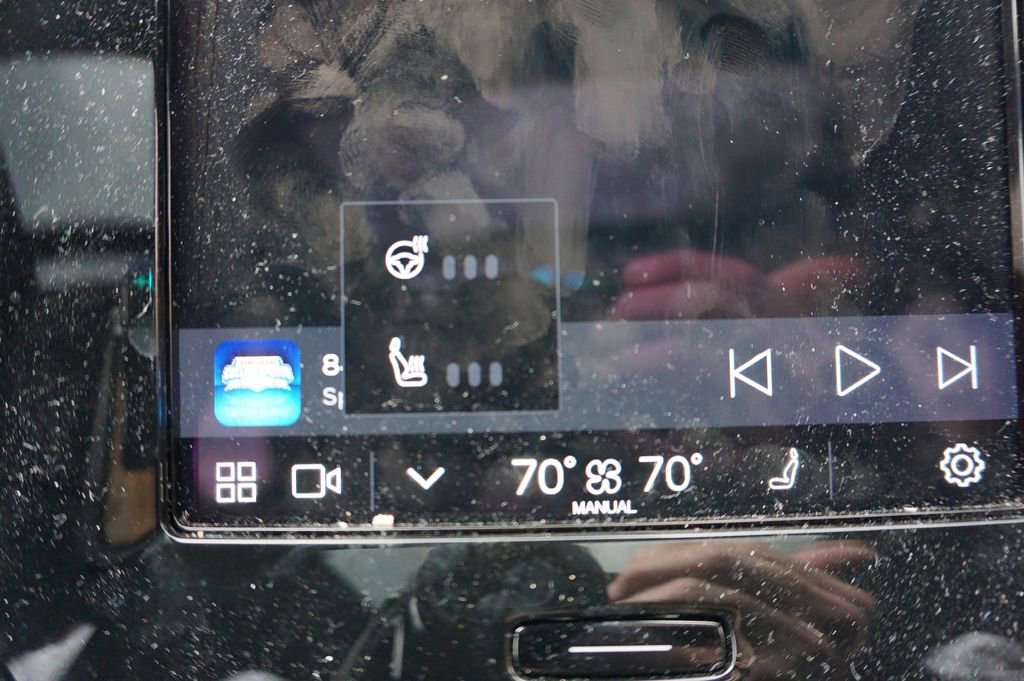 Used 2023 Volvo XC40 B4 Ultimate w/ Climate Package image 13