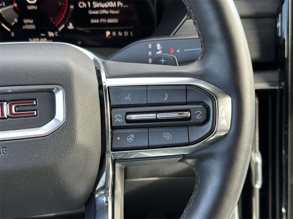 Used 2025 GMC Acadia Elevation image 10