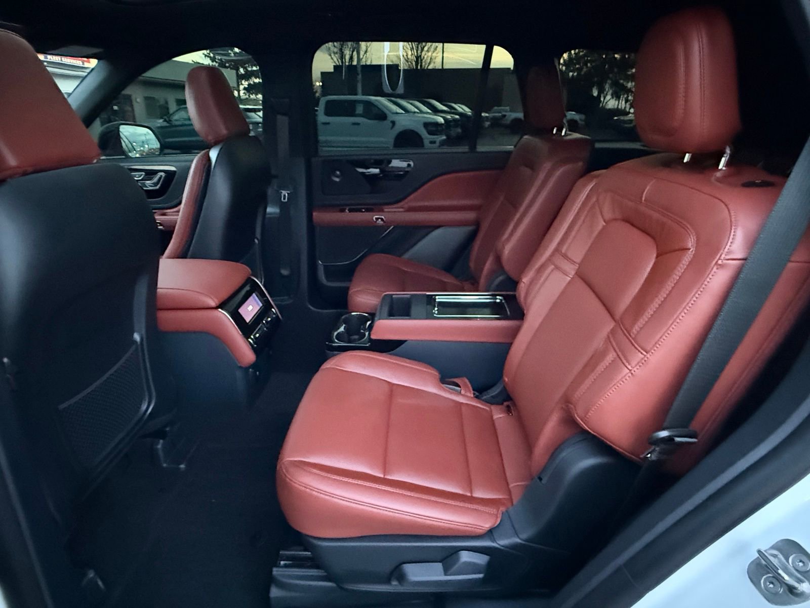 Used 2025 Lincoln Aviator Reserve w/ Illumination Package AWD/4WD image 14