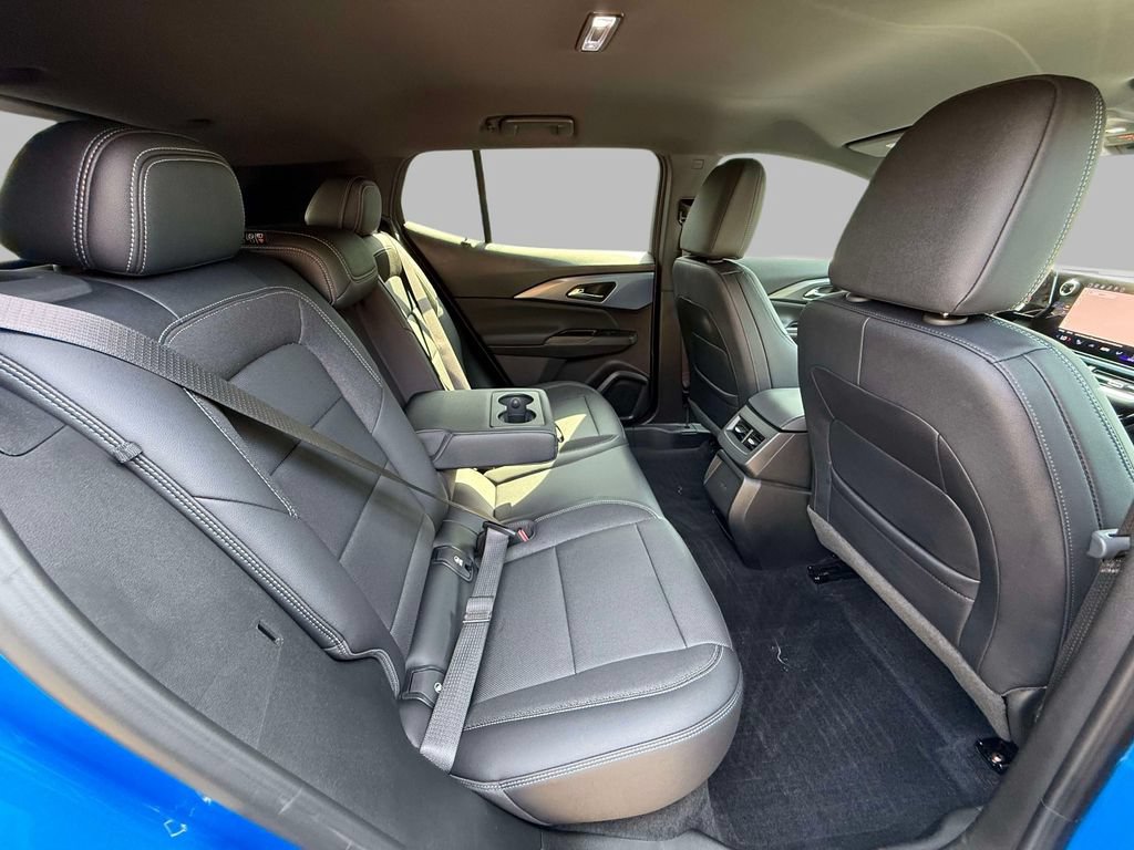 Used 2024 Chevrolet Equinox EV LT AWD/4WD image 16