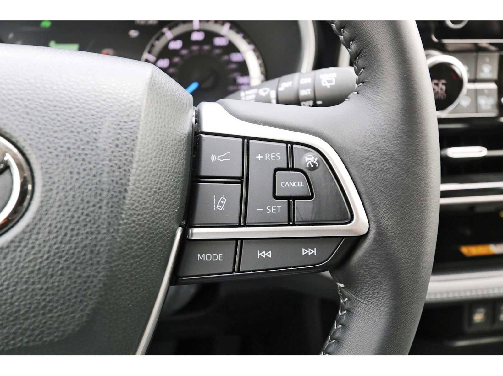 Used 2023 Toyota Highlander XLE image 17